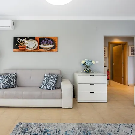 Appartement Riviera Flat T1 *